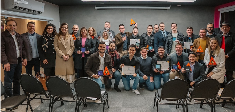 Startups de egressos da UEM são aceleradas em programa da Evoa